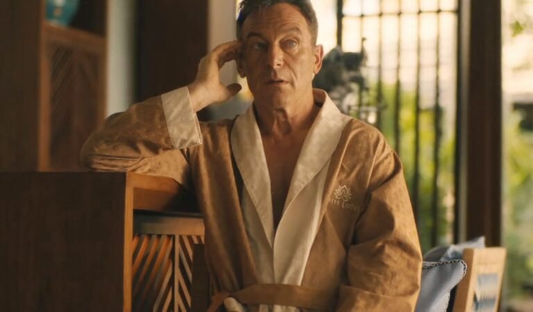 Jason Isaacs Used a Prosthetic in His Viral ‘White Lotus’ Nude Scene